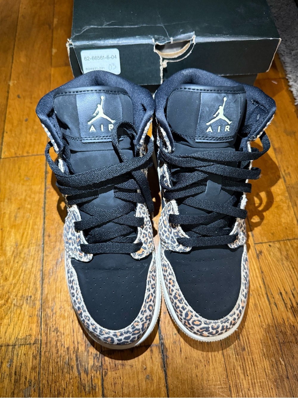 Jordan Black Shoe with leopard print Gold Jumpman Logo
